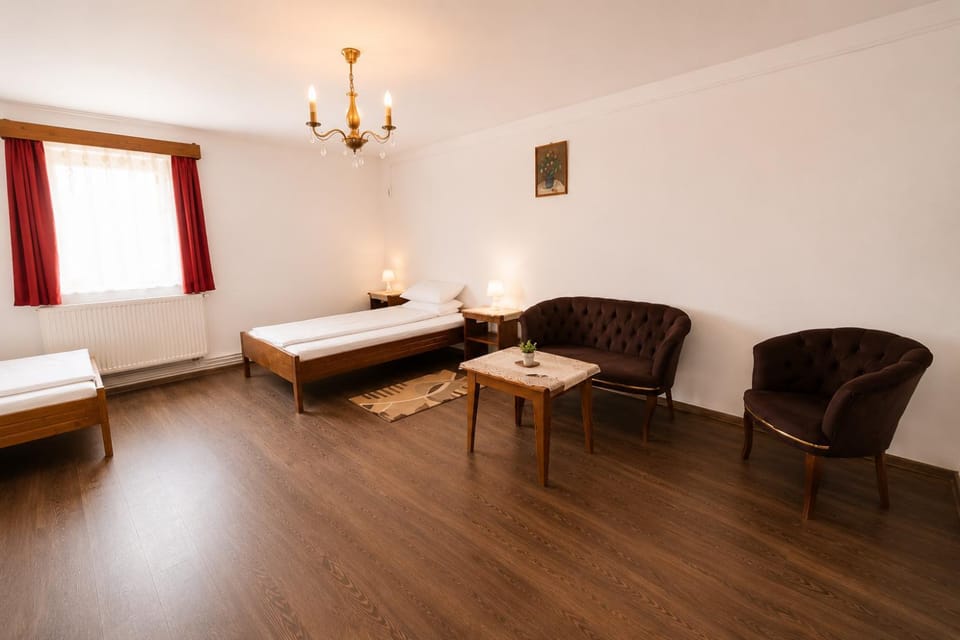 Bed, Living room, Photo of the whole room, Seating area