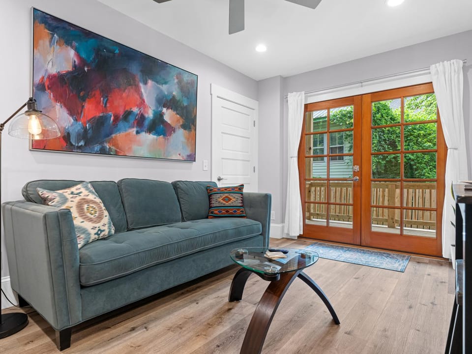 Living room, Decorative detail, Seating area
