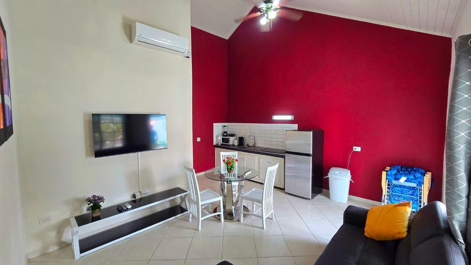 Communal lounge/ TV room, TV and multimedia, Living room