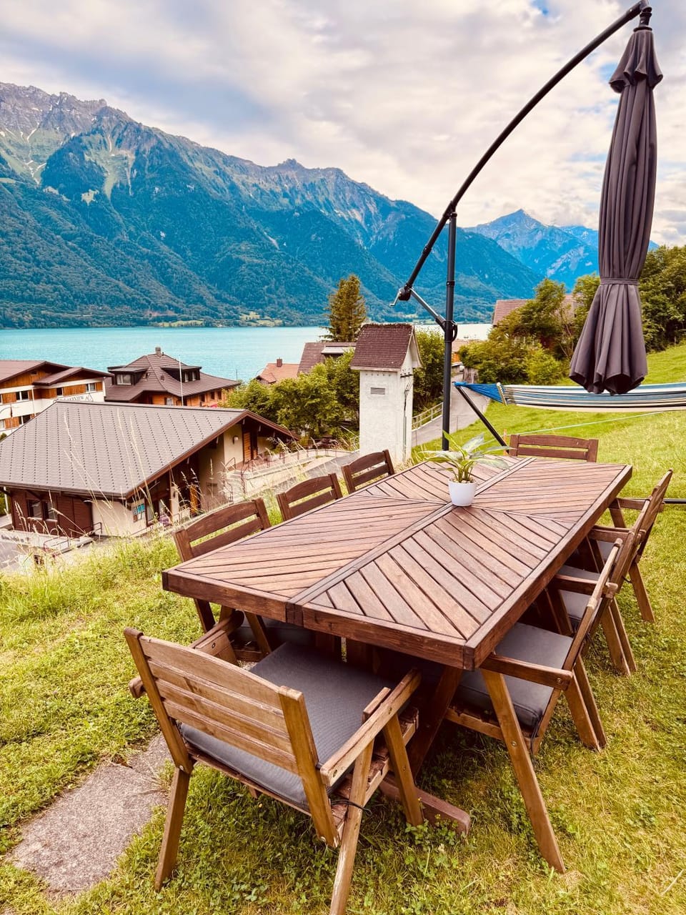 Chalet Luna - Alpine Apartment by Lake Brienz Apartment in Canton of Bern (Region)