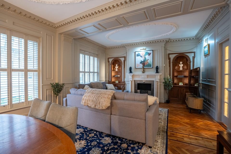 Luxury Victorian Flat in Cardiff City Centre, Stadium Side Stay Apartment in Cardiff