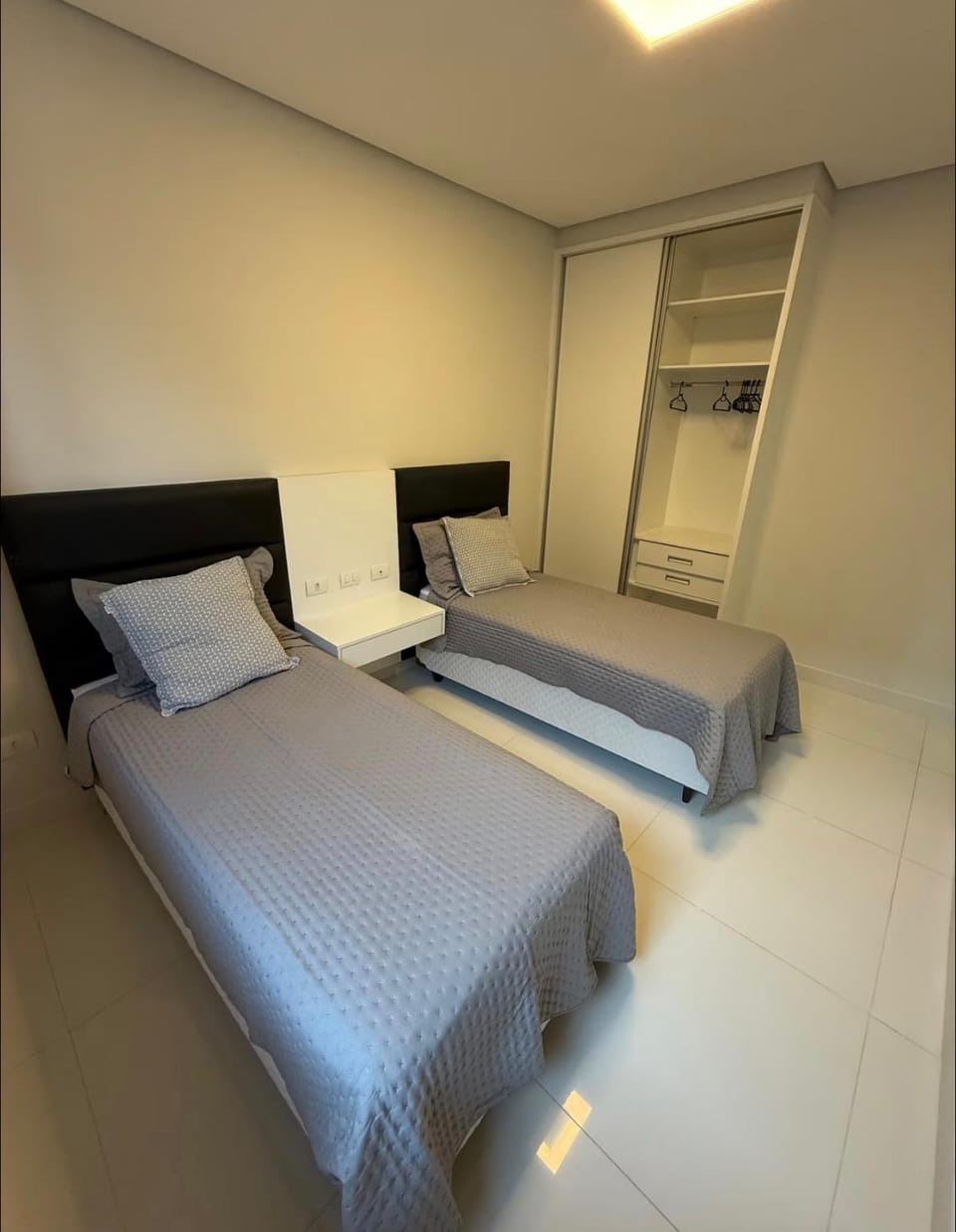 Casa inteira em Riviera de São Lourenço - Modulo 24 - 5 Quartos House in Bertioga