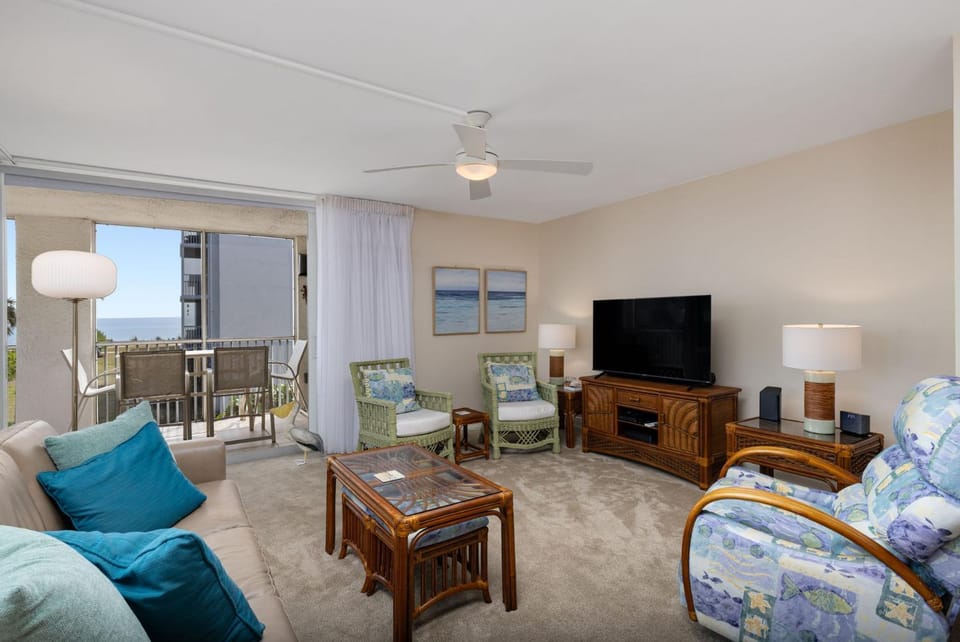 Gorgeous Oceanfront Condo at Island Beach Club House in Sanibel Island