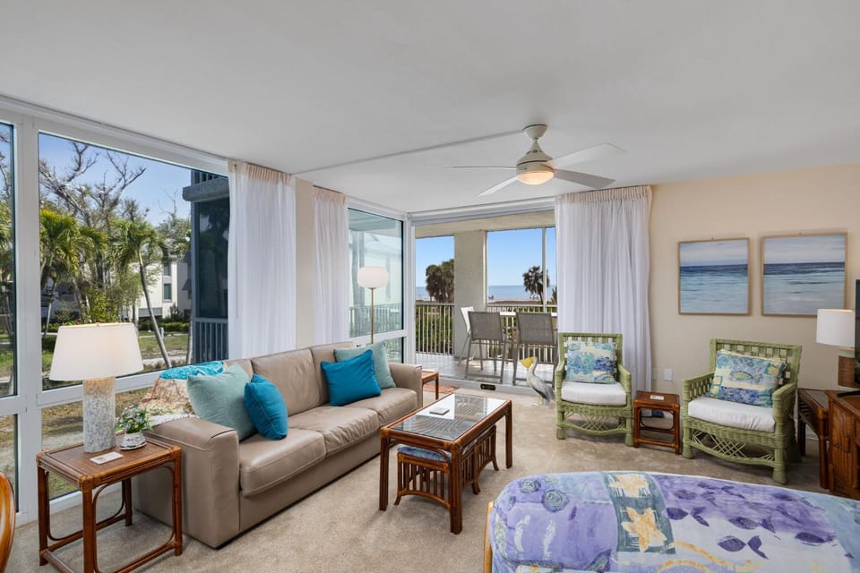 Gorgeous Oceanfront Condo at Island Beach Club House in Sanibel Island