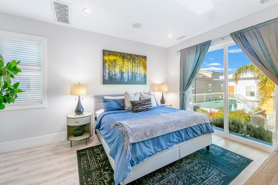 A Charming 3-bedroom Retreat in Balboa Peninsula, Perfect for families! House in Balboa Peninsula