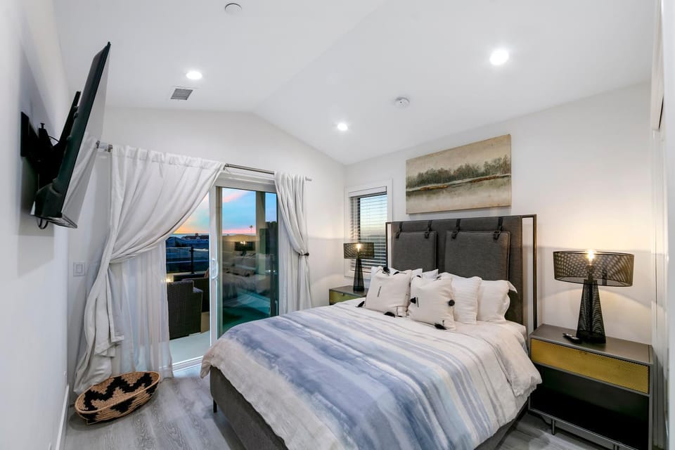 Cozy 2BR retreat on Balboa Peninsula, perfect for families! House in Balboa Peninsula