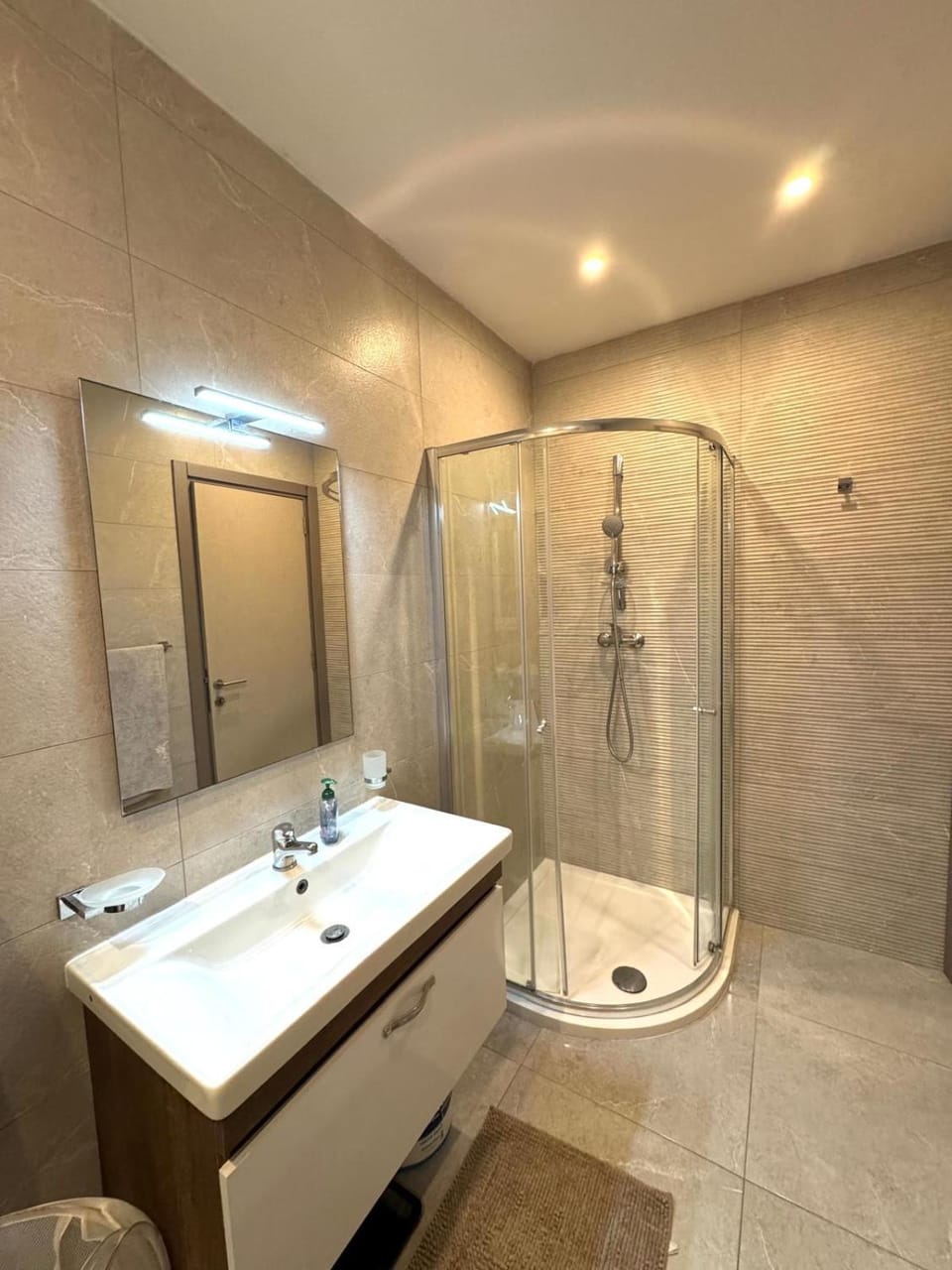 Champagne Garden Apartment in Saint Paul's Bay