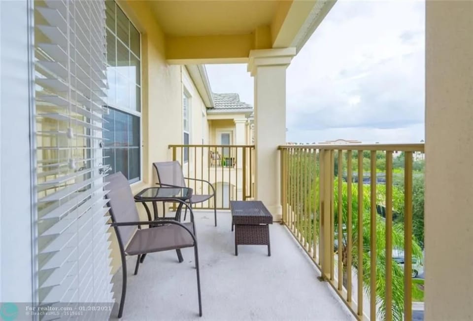 4102-404 Retreat Balcony, Resort Amenities & MORE Apartment in Orlando