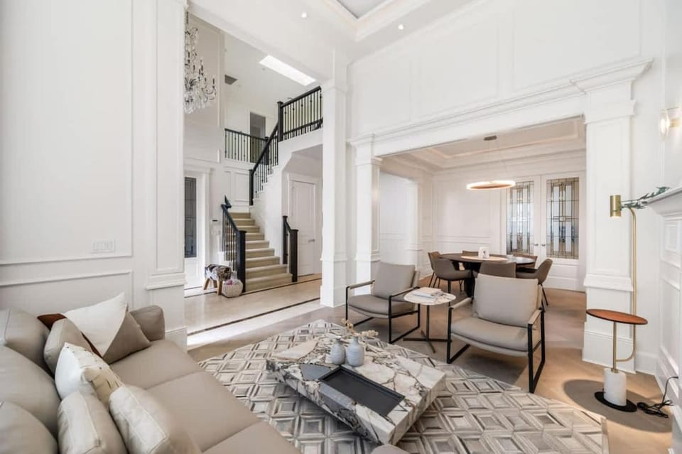 Luxury Ensuite Room in Peaceful West Richmond-Easy Airport & City Access Vacation rental in Richmond