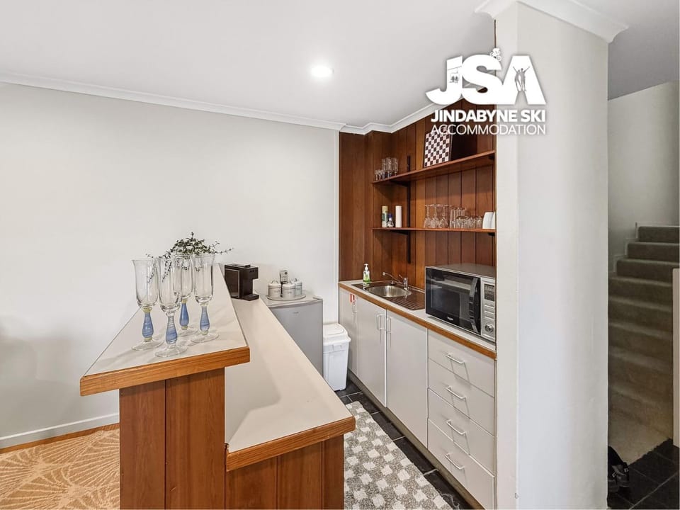 Absolute Lake Front Apartment Apartment in East Jindabyne