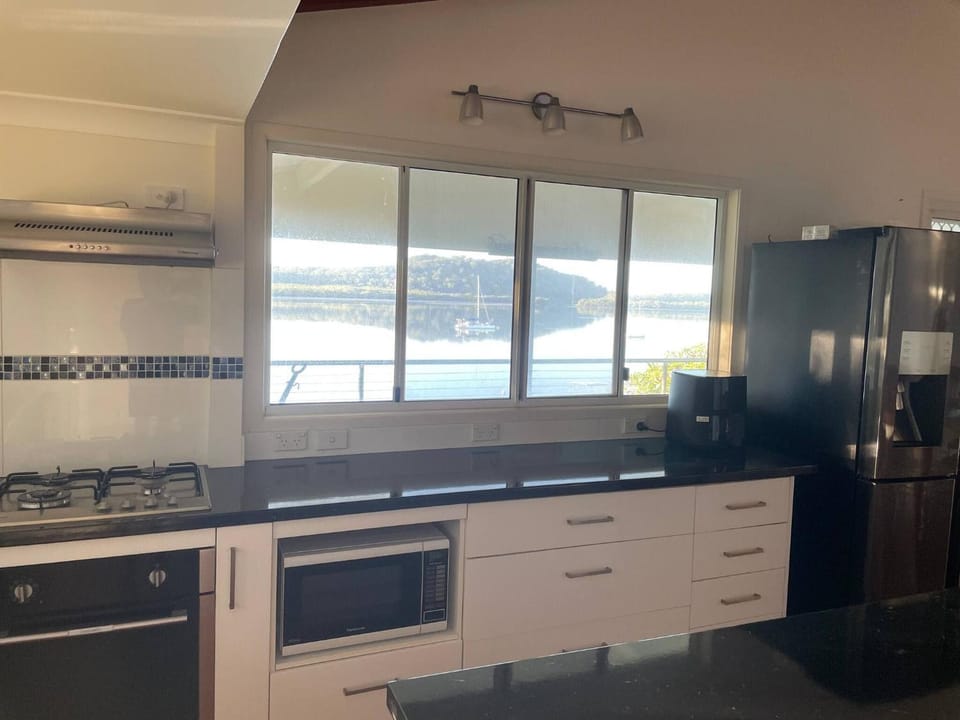 microwave, oven, kitchen