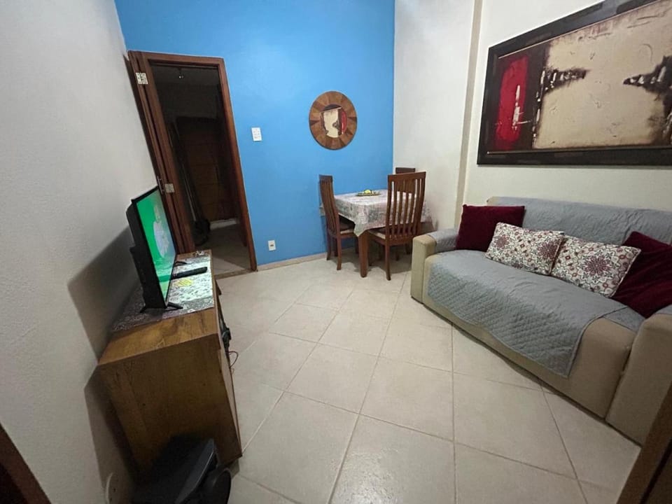 TV and multimedia, Living room, Evening entertainment
