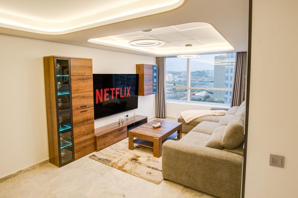 Communal lounge/ TV room, TV and multimedia, Living room, Seating area, Evening entertainment