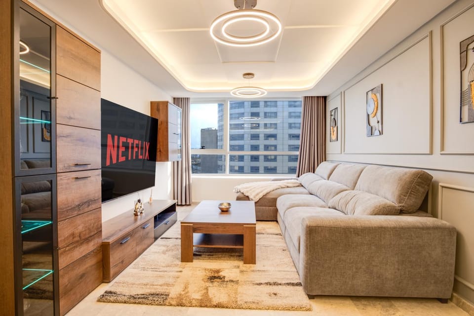 Communal lounge/ TV room, TV and multimedia, Living room, Seating area, Evening entertainment