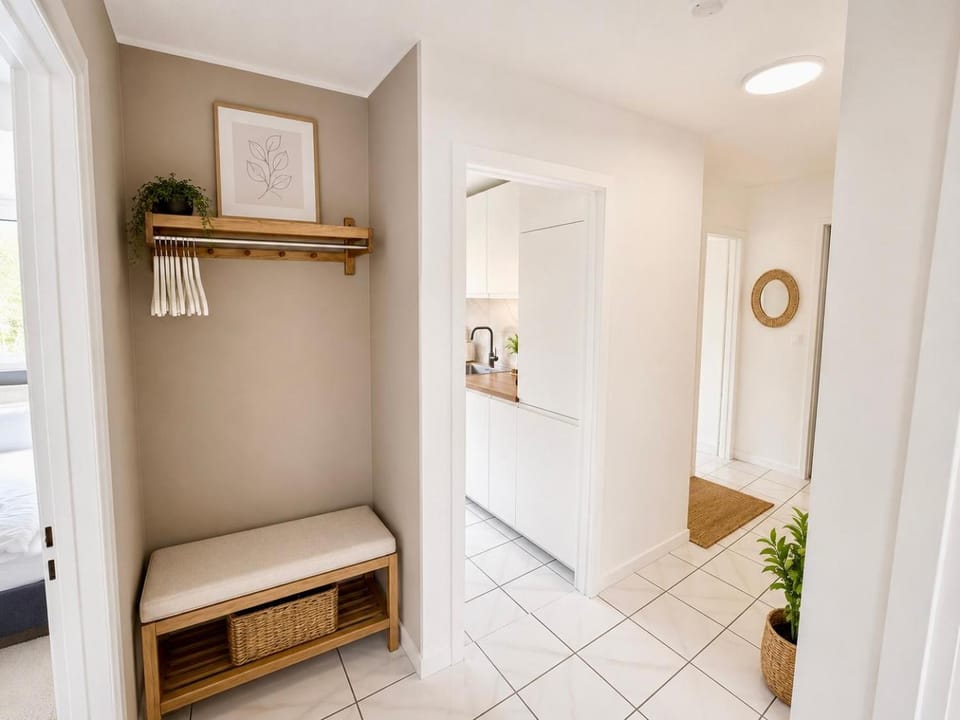 Kitchen or kitchenette, Seating area, storage