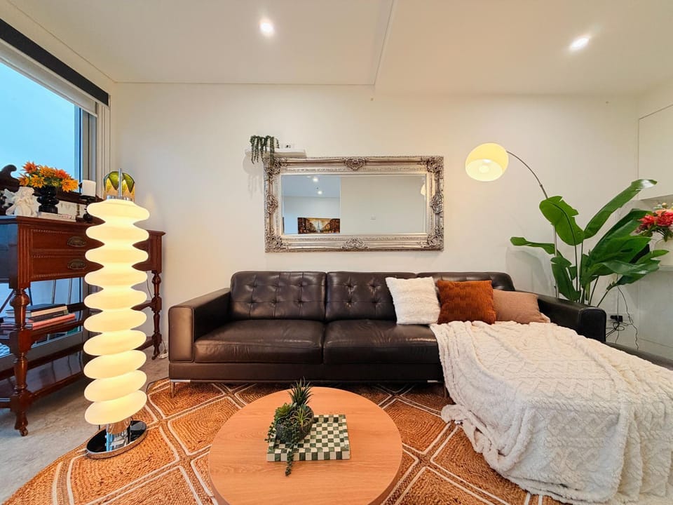 CBD Gem Near Central Station 2 Free Parking Spots Apartment in Surry Hills