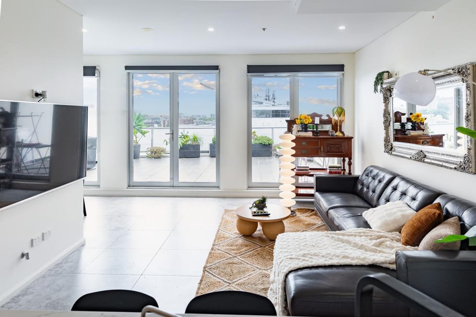 CBD Gem Near Central Station 2 Free Parking Spots Apartment in Surry Hills