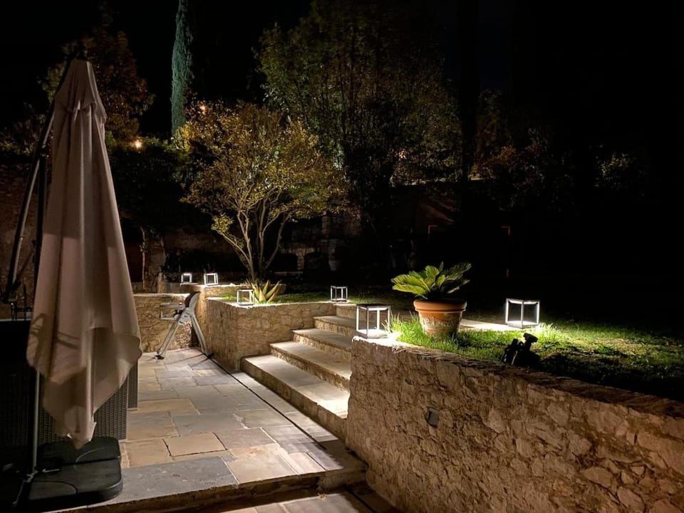Mas Savoia 1590, Piscine, Salle de Sport & Histoire à Saint-Paul-de-Vence Villa in Saint Paul de Vence