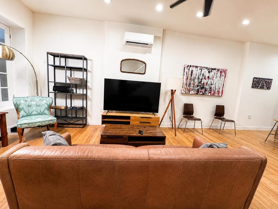 TV and multimedia, Living room, air conditioner
