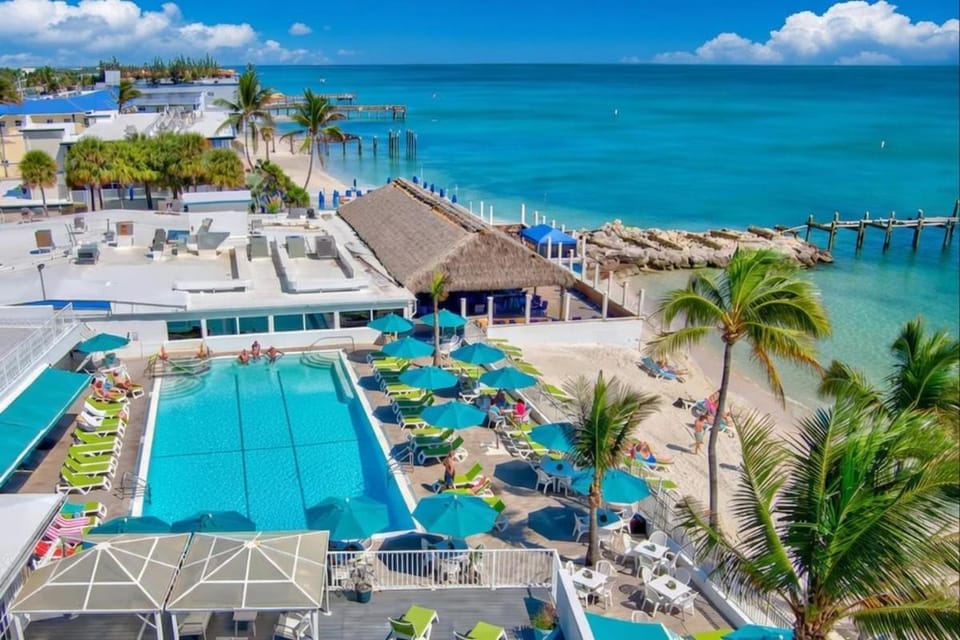 Waterfront Paradise, Dock, Game Lounge Cabana Club House in Key Colony Beach