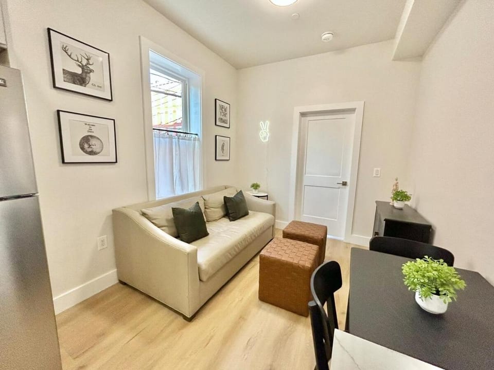 242- Stunning 2B 2B Center of Hoboken Apartment in Hoboken