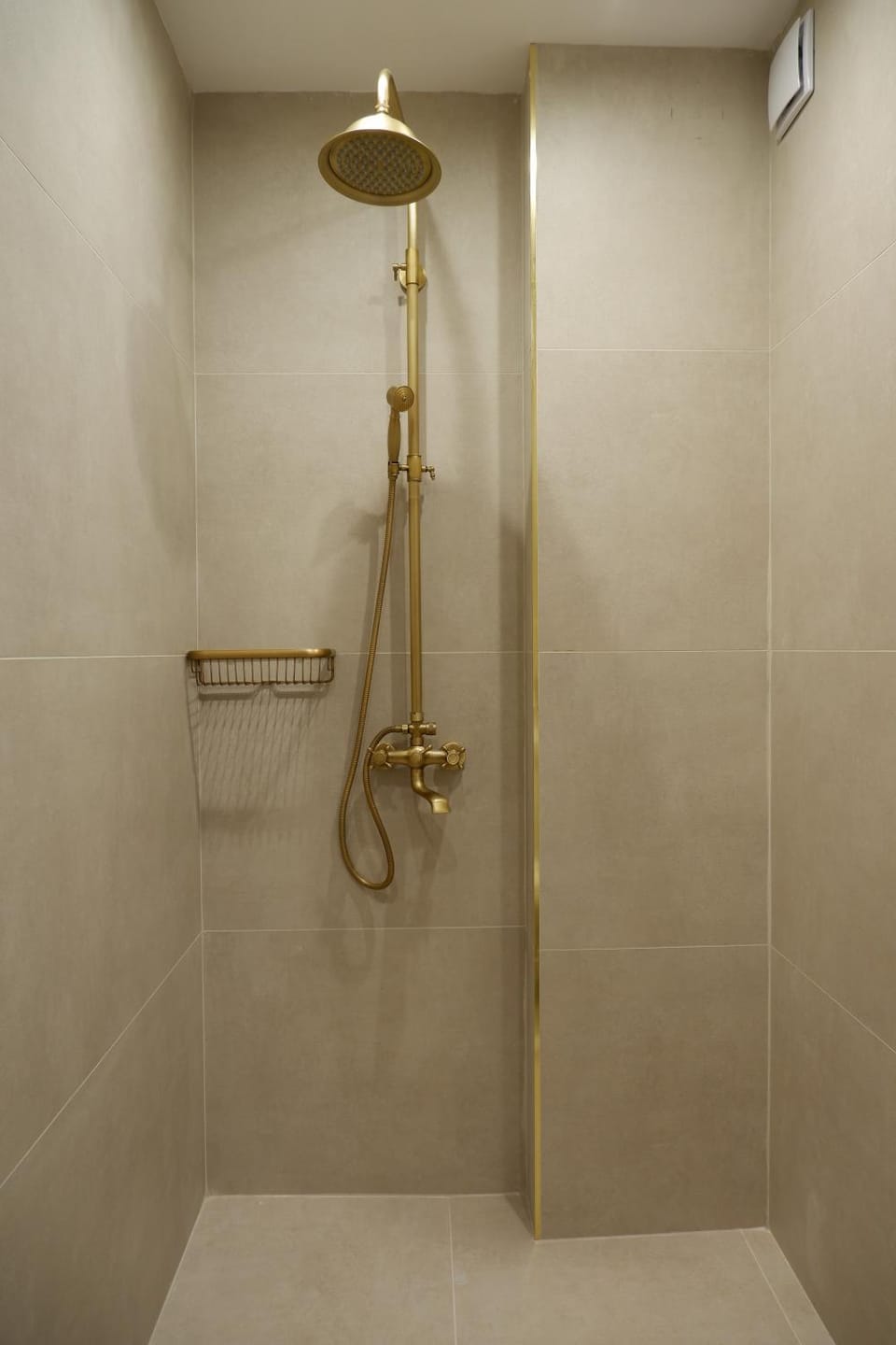 Bright 1BR Sofia Center - Cozy, Wi-Fi, AC, TV Apartment in Sofia