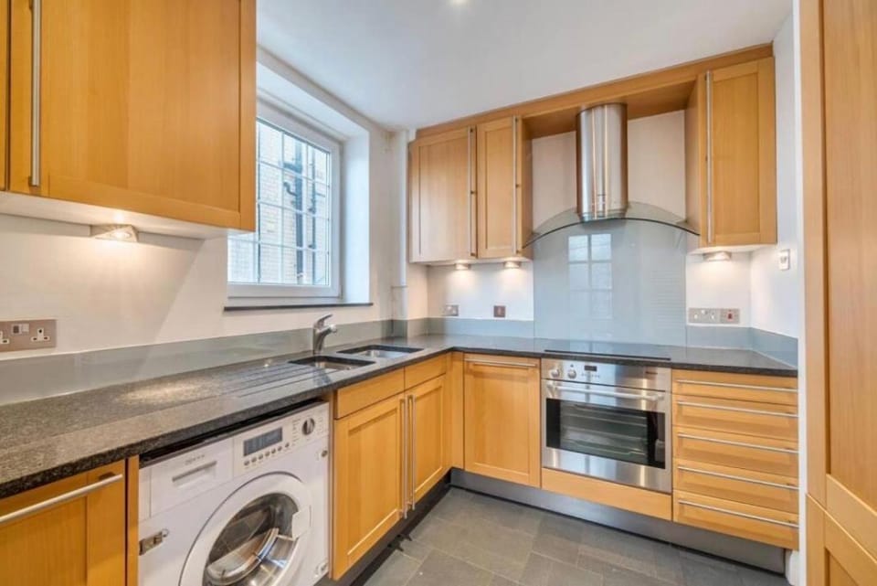 Flat 33, Ovington Court Apartment in City of Westminster