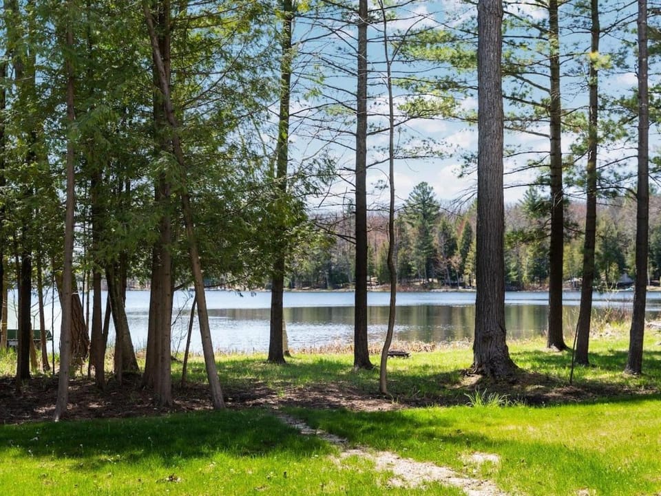 Whispering Pines Cottage on Bass Lake House in Bass Lake