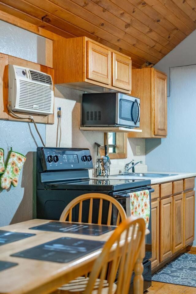 Quiet Country Cabin • Near Trails & State Parks Cabin in Indiana
