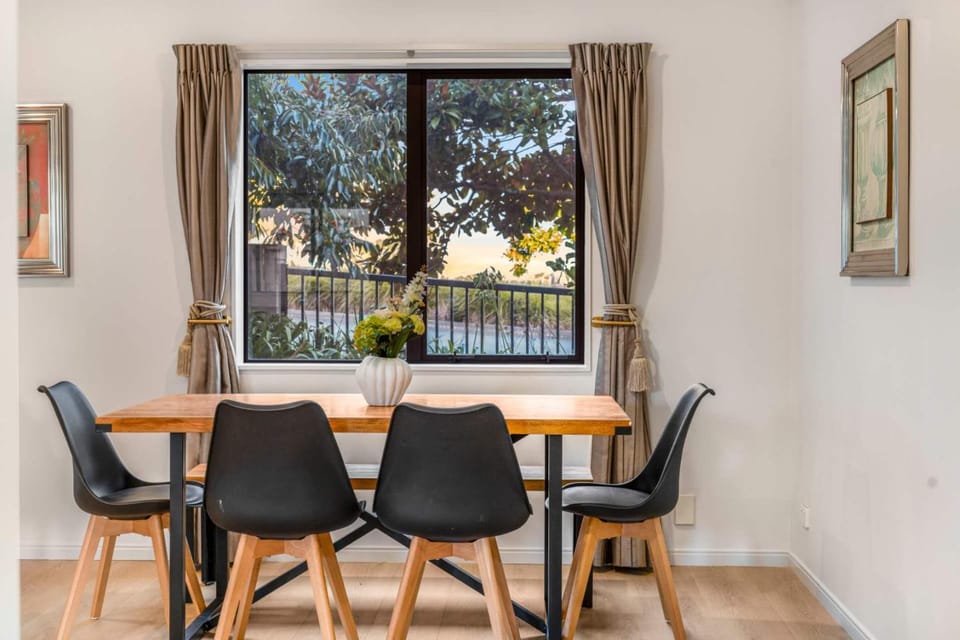 big 5 bedrooms house with Prime location Villa in Auckland