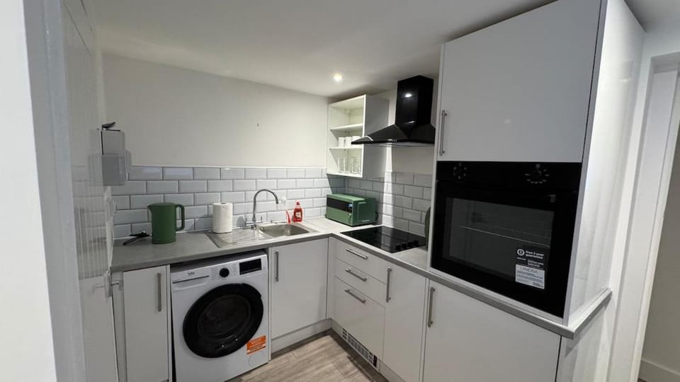 Brand-New 2026 Central Oxford Cosy One Bedroom Apt Apartment in Oxford