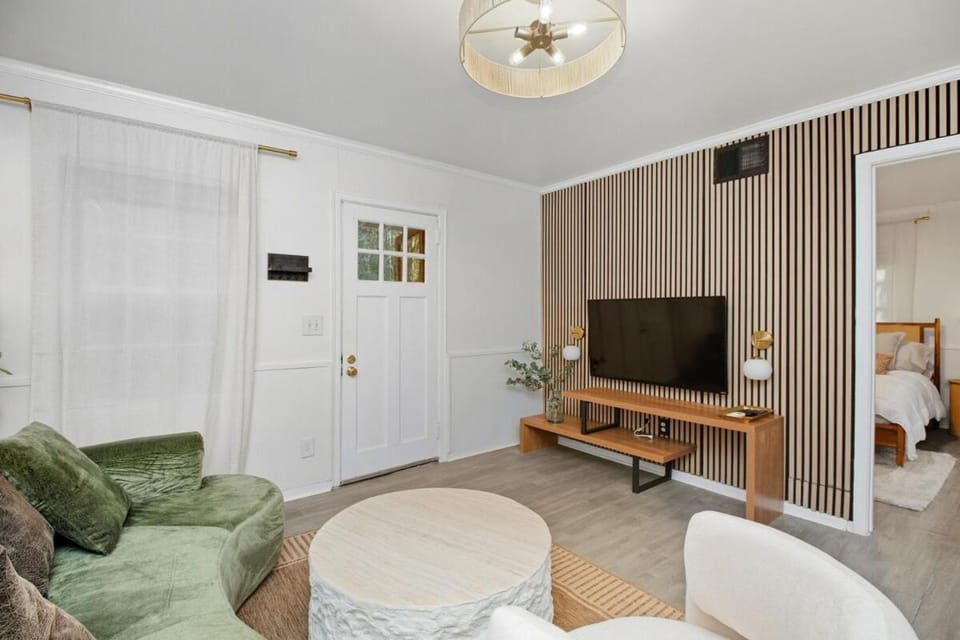 Bamboo Forest Mediterranean Escape near Emory University Apartment in Druid Hills