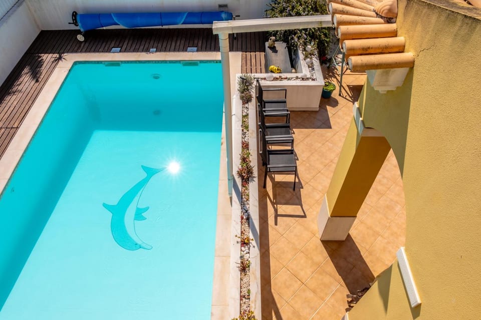 Seating area, Pool view