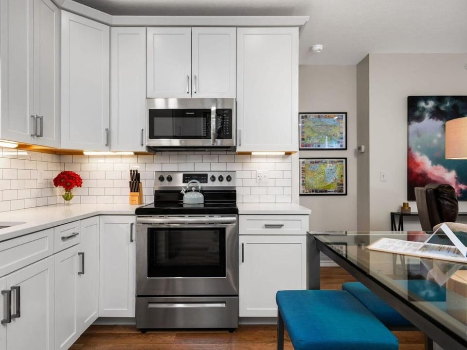 Cozy Capri Condo: Charming 1BR 1BA Downtown! Apartment in Traverse City