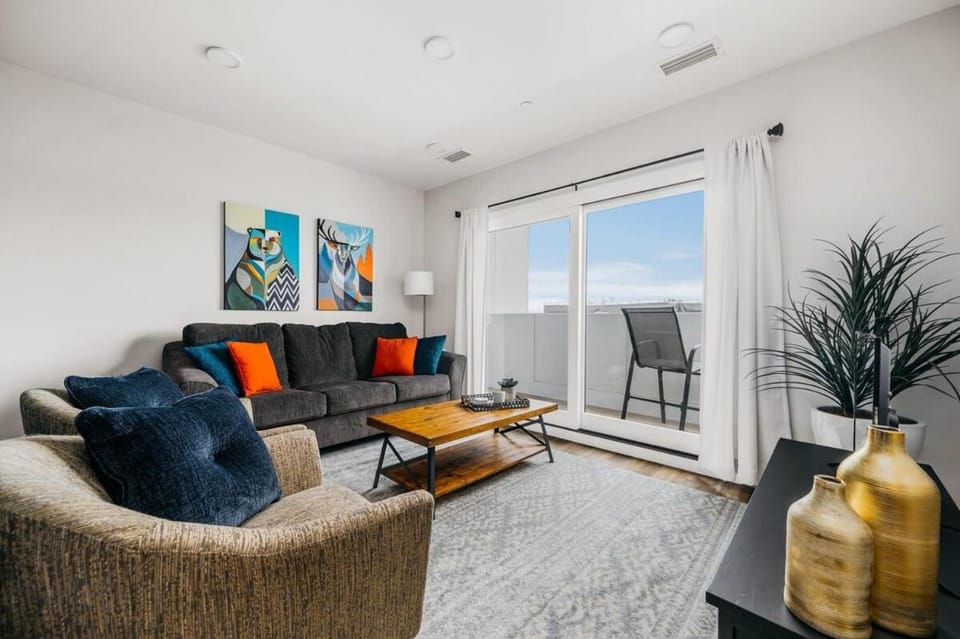Cityscape Condo: New in Downtown Traverse City! Apartment in Traverse City