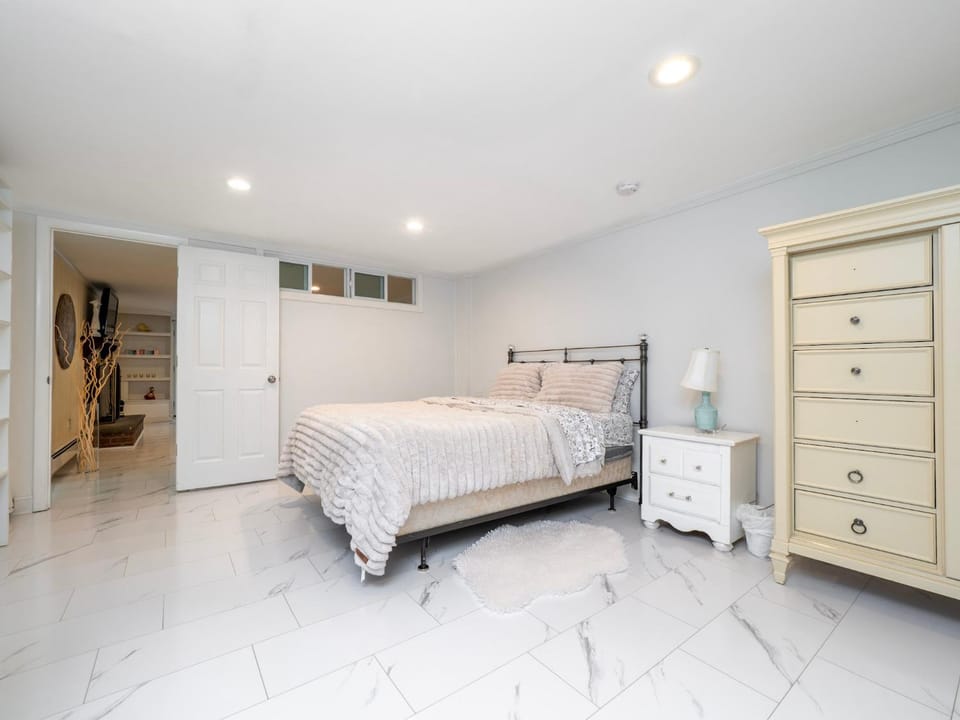 Lakepoint Downtown Apartment in New Canaan