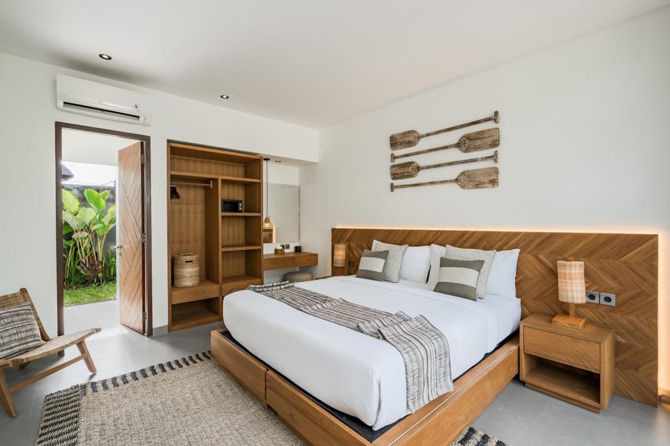 Bed, TV and multimedia, Bedroom, air conditioner