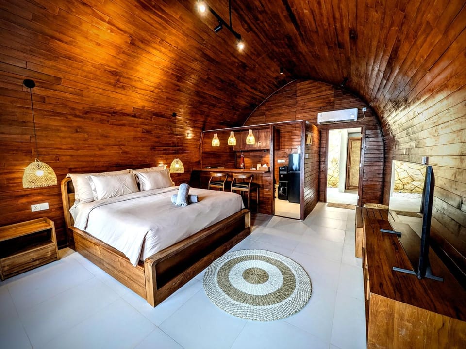 Bed, TV and multimedia, Photo of the whole room, Evening entertainment, Bedroom