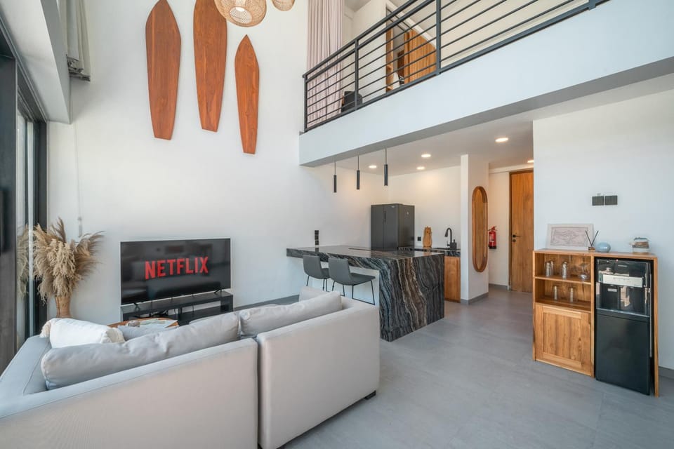 Jane's Lofts - Designer Lofts, 7 Mins from Bingin Beach Villa in Bali