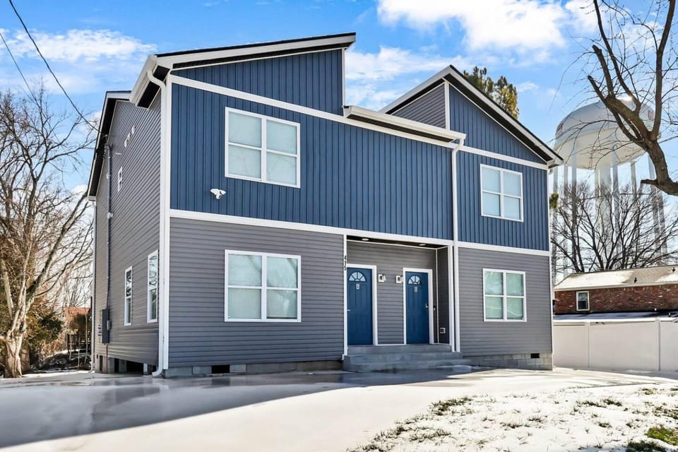 Montgomery Row Residences-Periwinkle Unit House in Clarksville