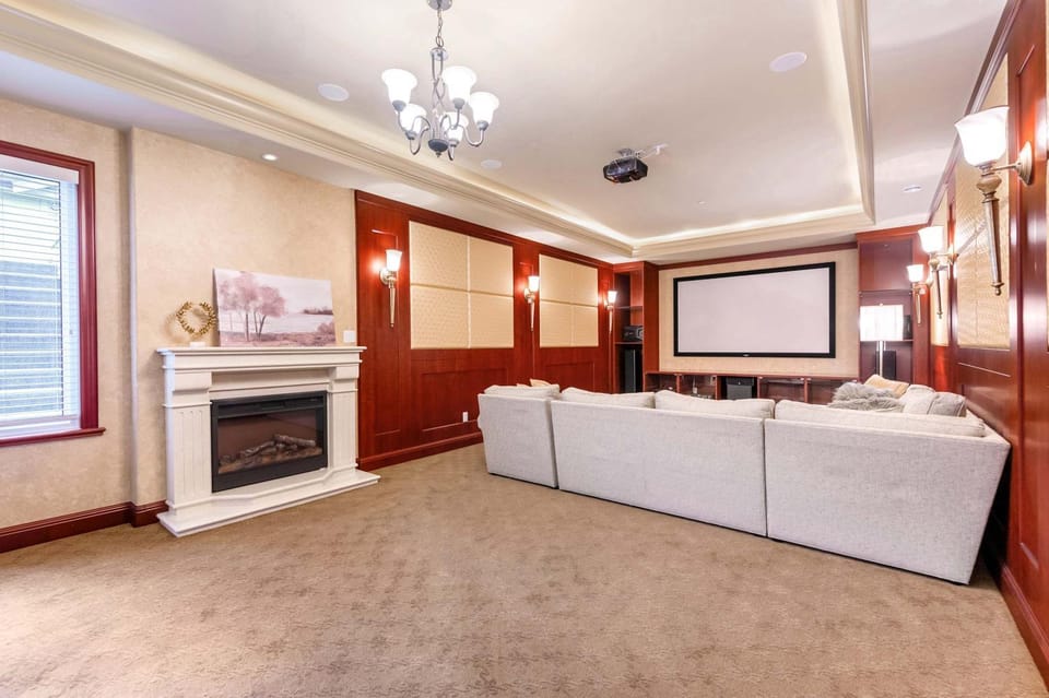 Bright Peaceful 2BR Retreat Near UBC Downtown House in Vancouver