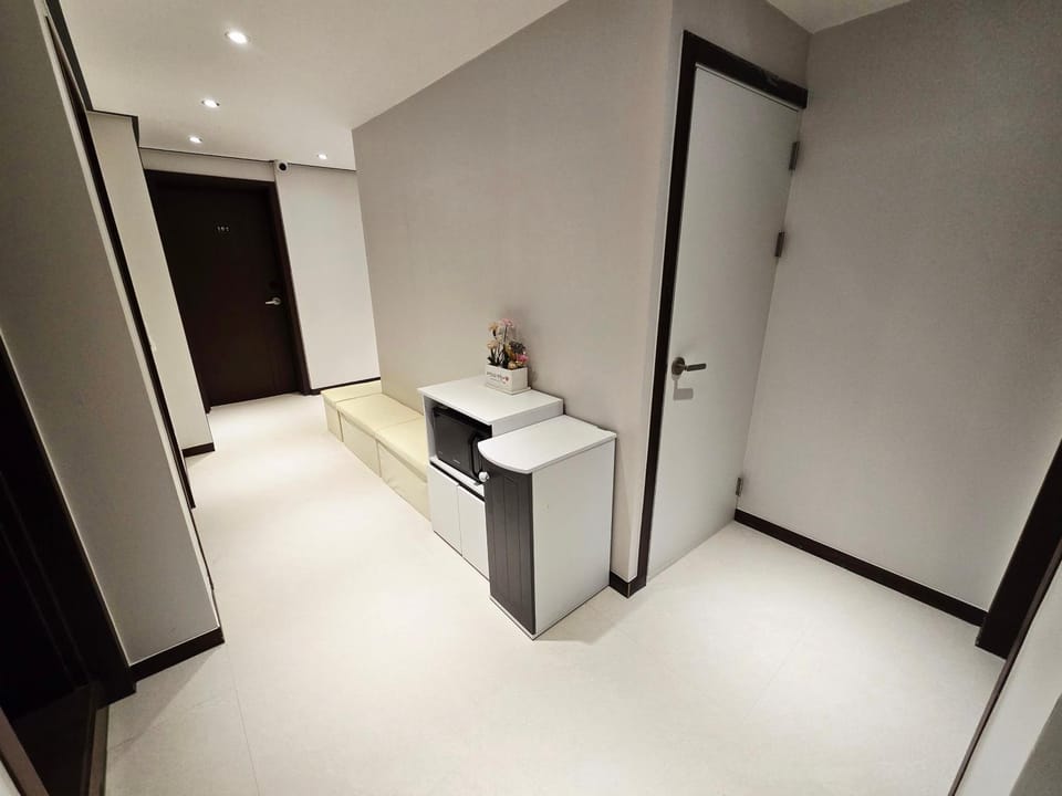 화이트브라운 게스트하우스 Bed and Breakfast in Seoul