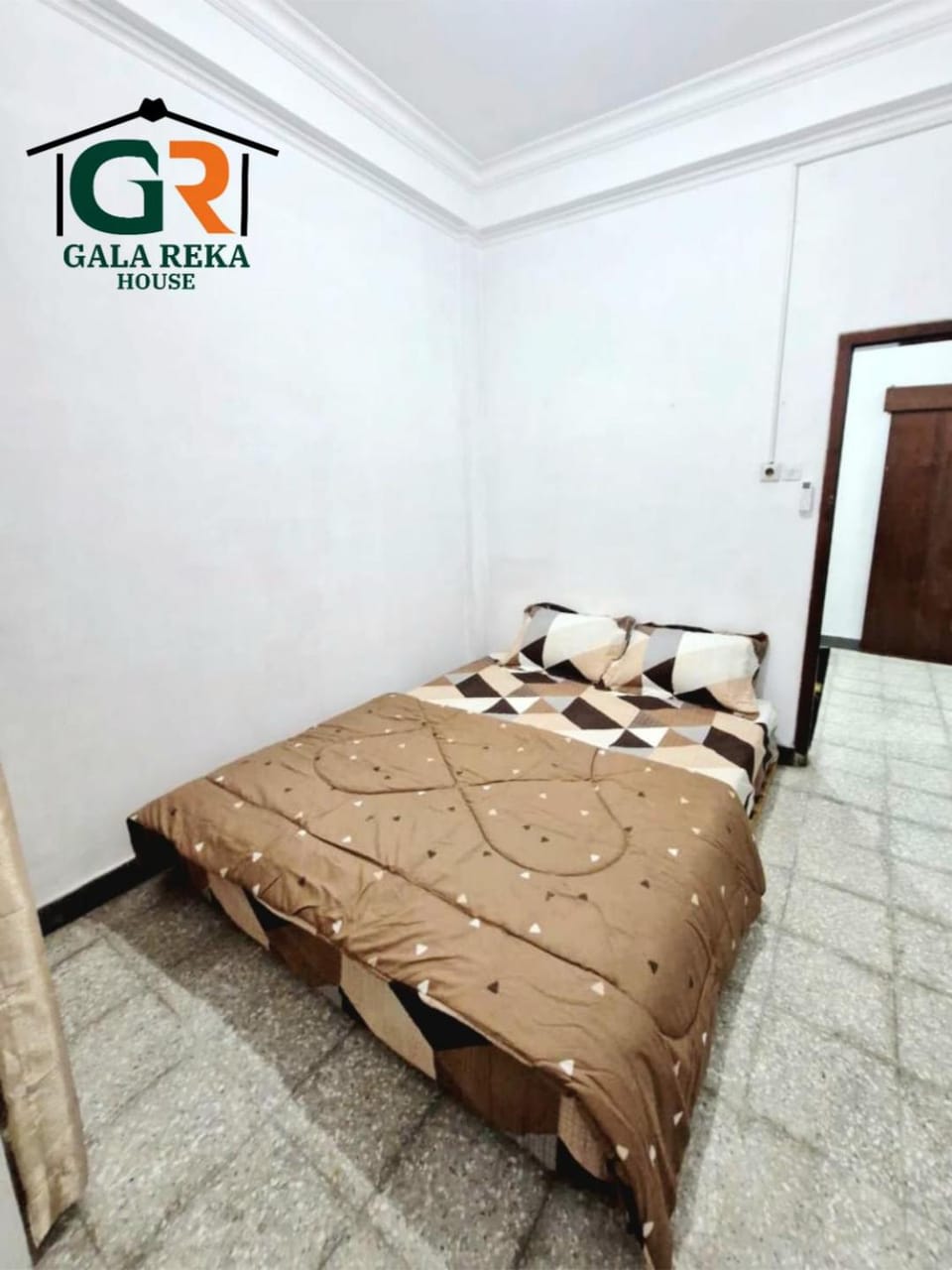 Galareka House 2 - with 4 bedrooms in Solo Center House in Indonesia