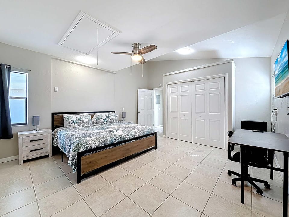 Bed, Bedroom