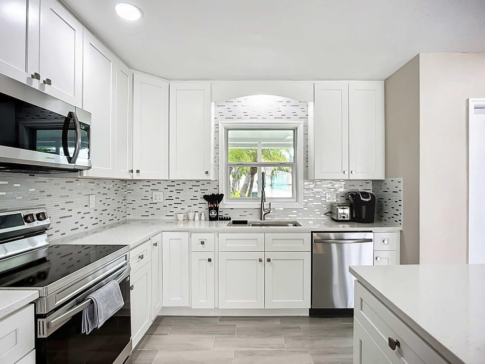 Kitchen or kitchenette