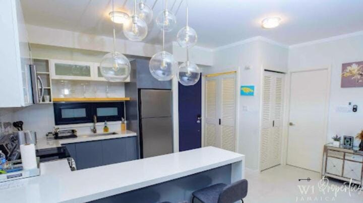 Kitchen or kitchenette, Dining area, oven, stove