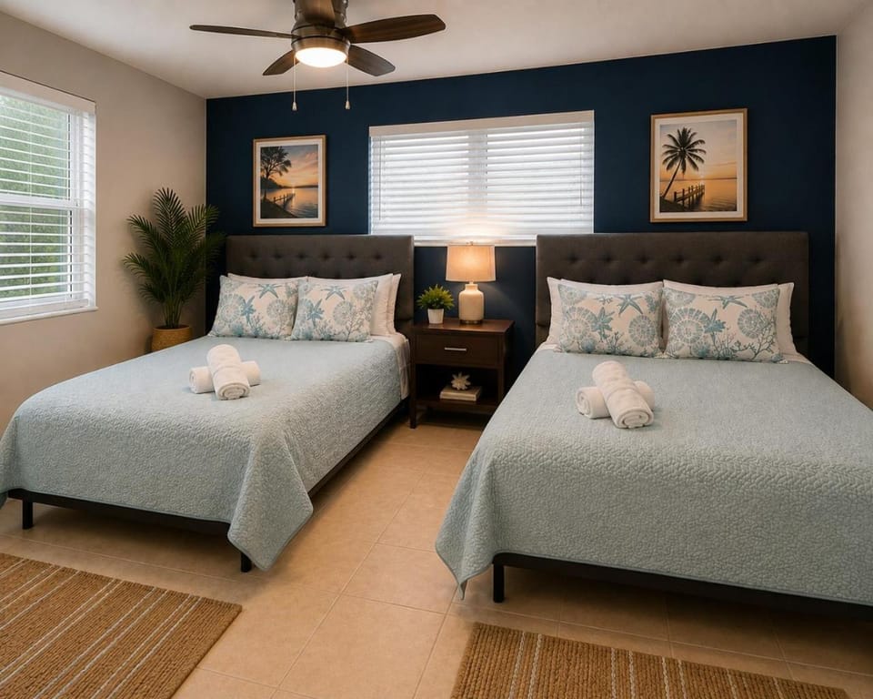 Lakeview Hot Tub BBQ Grill 3BR 2BA Sleeps 12 House in Port Charlotte