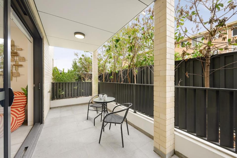Warm Marrickville 2BR 5 Min Walk to Train Apartment in Marrickville