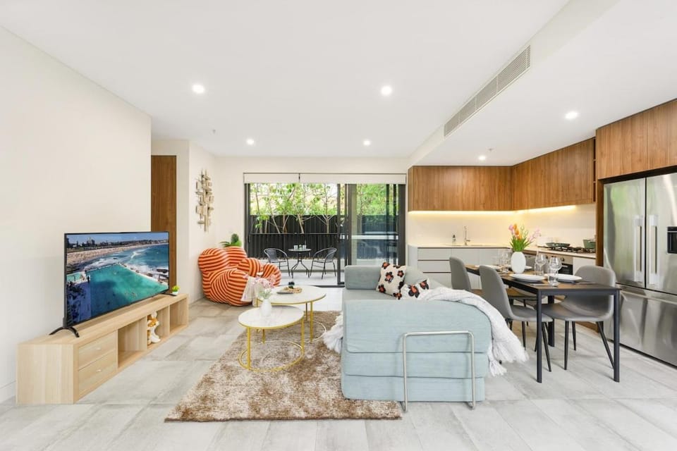 Warm Marrickville 2BR 5 Min Walk to Train Apartment in Marrickville