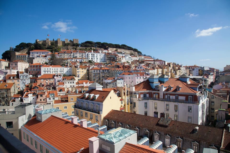 Entre o Carmo e a Trindade Apartment in Lisbon